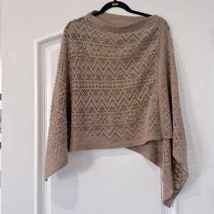 2Chic brand OS shawl beige knitted lightweight top-perfect layering for summer